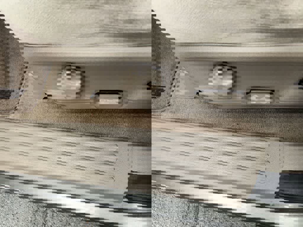 Used 2004 Ford Explorer XLT image 12