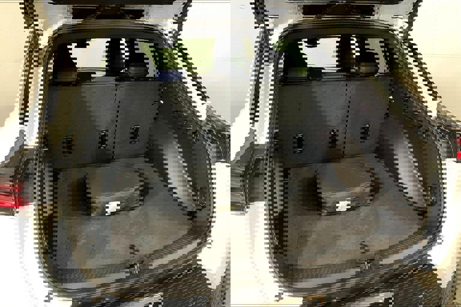 Used 2025 Chevrolet Equinox EV LT FWD image 4