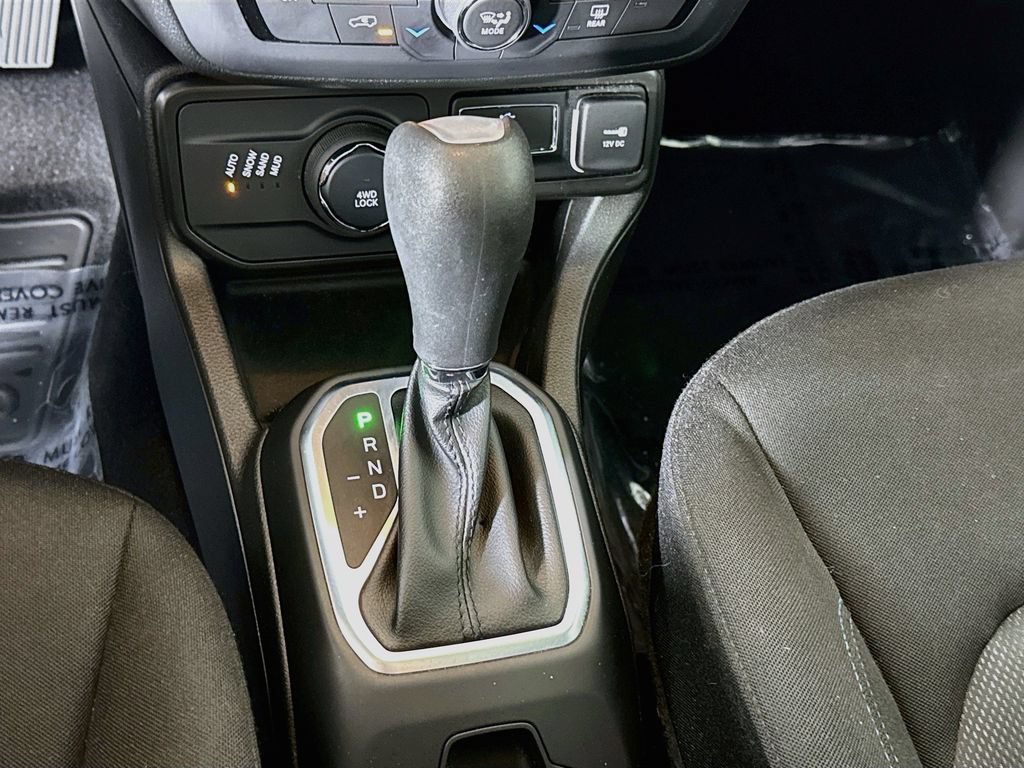 Used 2021 Jeep Renegade Latitude AWD/4WD image 8