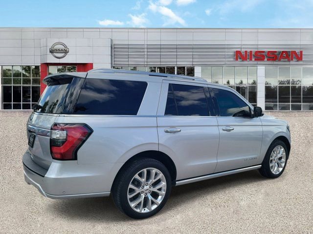 Used 2018 Ford Expedition Platinum RWD image 2