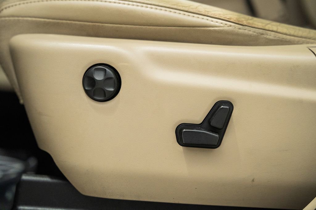 Used 2014 Jeep Grand Cherokee Limited image 42