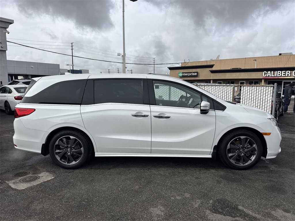 Used 2022 Honda Odyssey Elite image 2