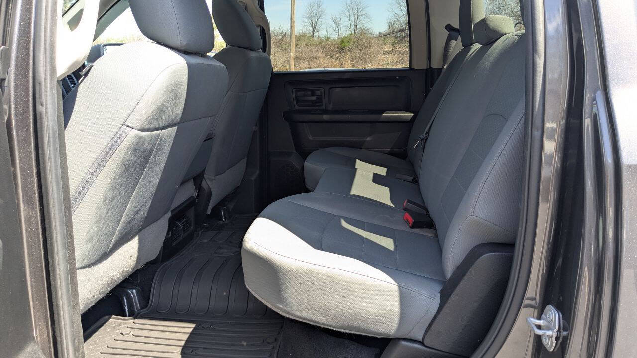Used 2017 RAM 1500 Express AWD/4WD image 23