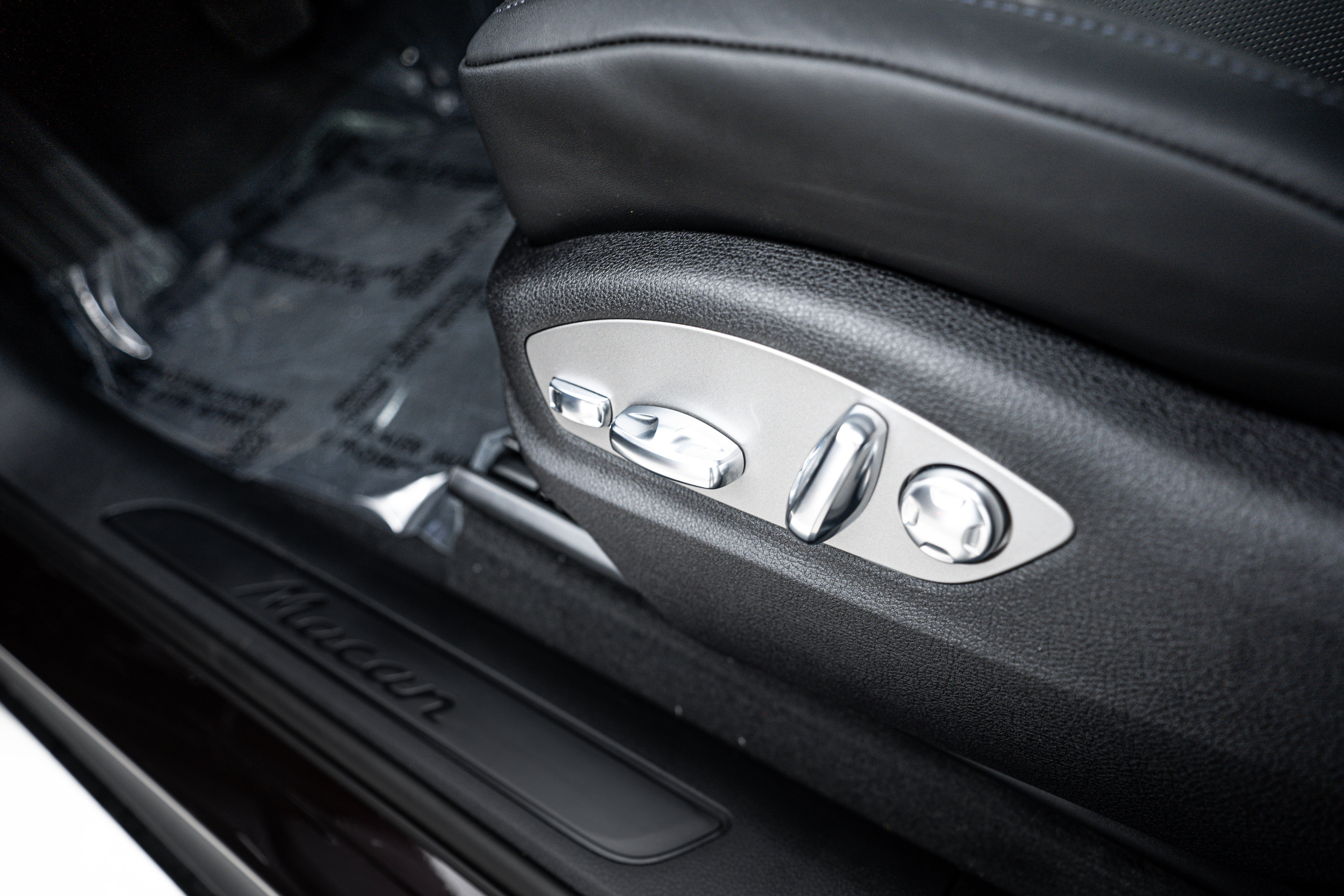 New 2025 Porsche Macan image 19