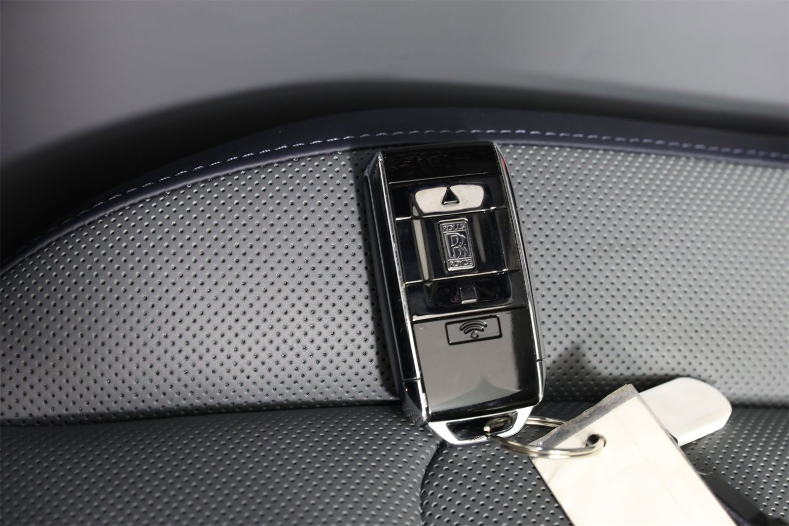 Used 2024 Rolls-Royce Spectre w/ Spectre Launch Package image 38