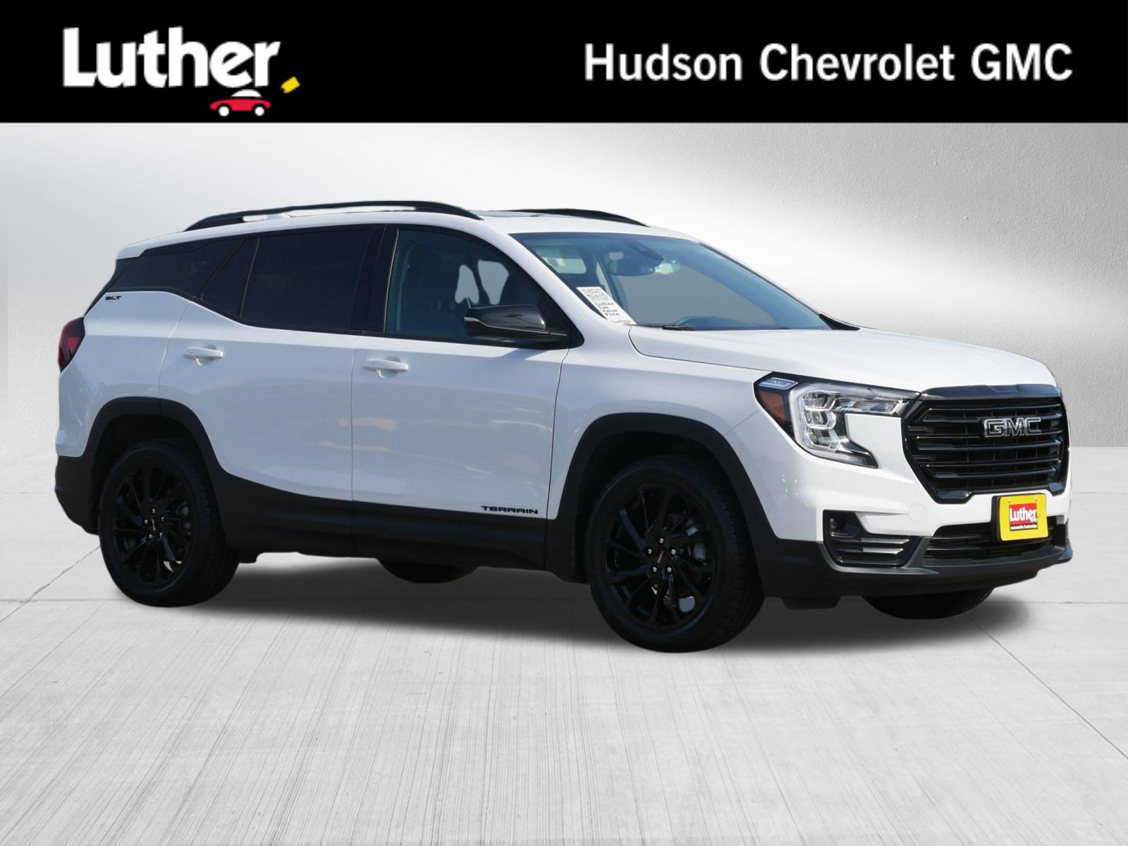 Used 2024 GMC Terrain SLT w/ Infotainment Package II AWD/4WD image 1