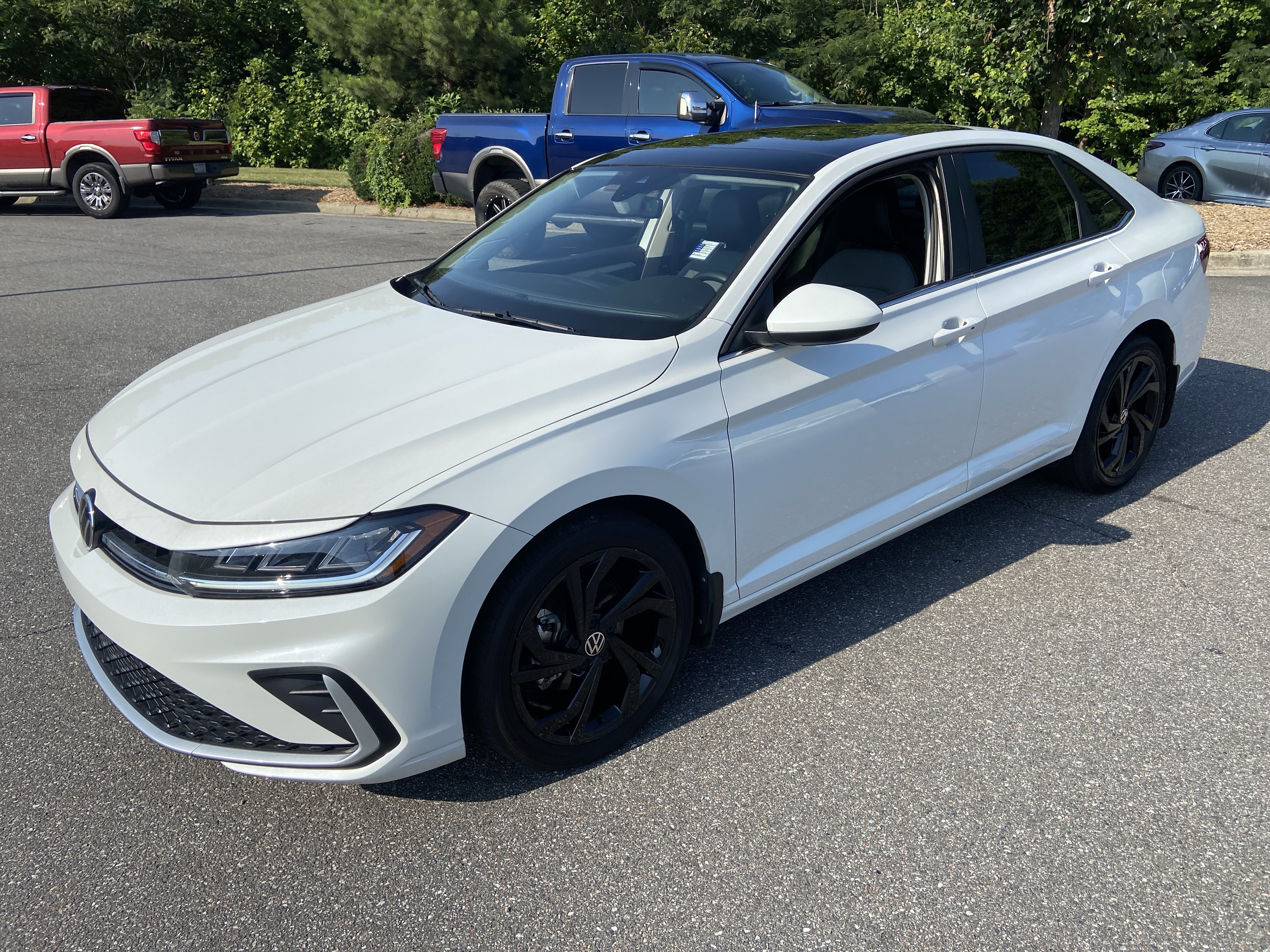 Used 2025 Volkswagen Jetta SE FWD video 1