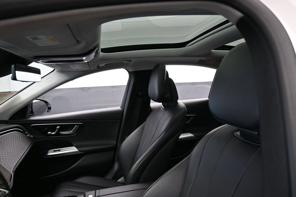 Used 2025 Mercedes-Benz E 350 Sedan image 11