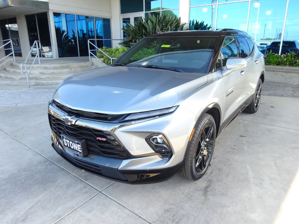 Certified 2025 Chevrolet Blazer RS w/ Enhanced Convenience Package AWD/4WD image 3