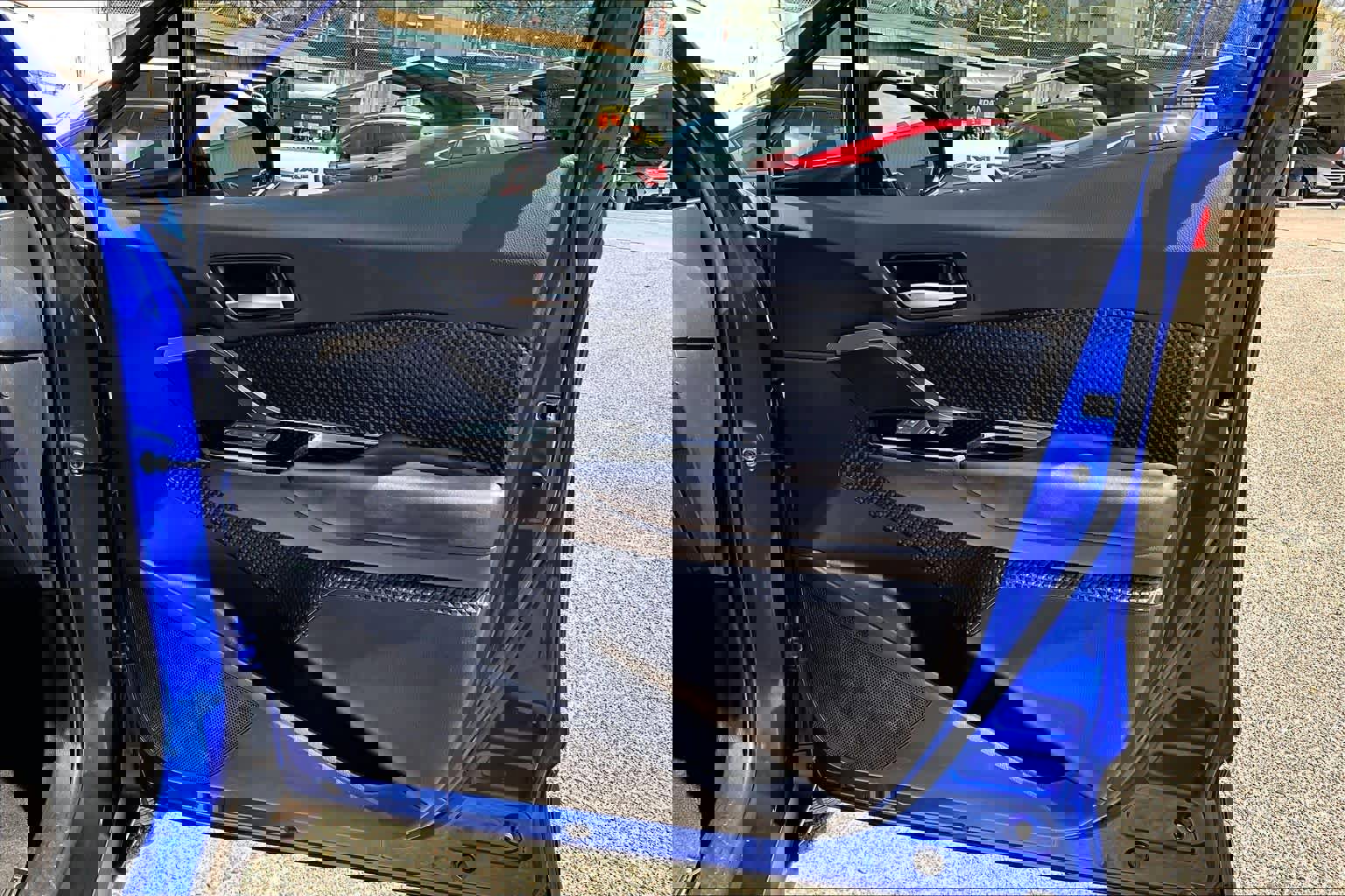 Used 2019 Toyota C-HR XLE image 23