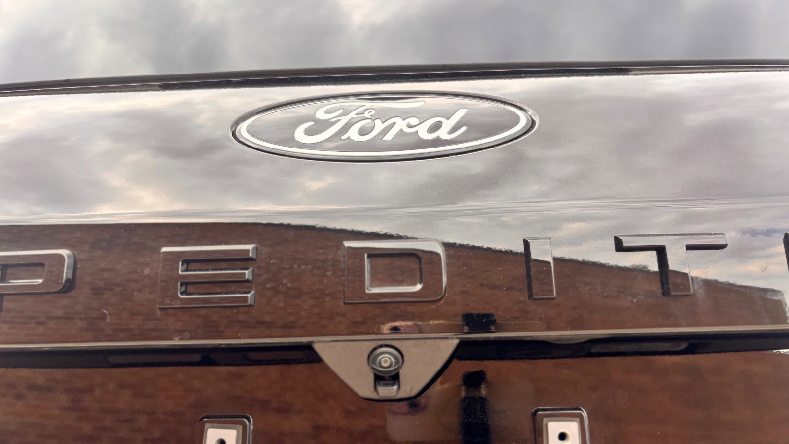 Certified 2025 Ford Expedition Platinum w/ Stealth Appearance Package image 12