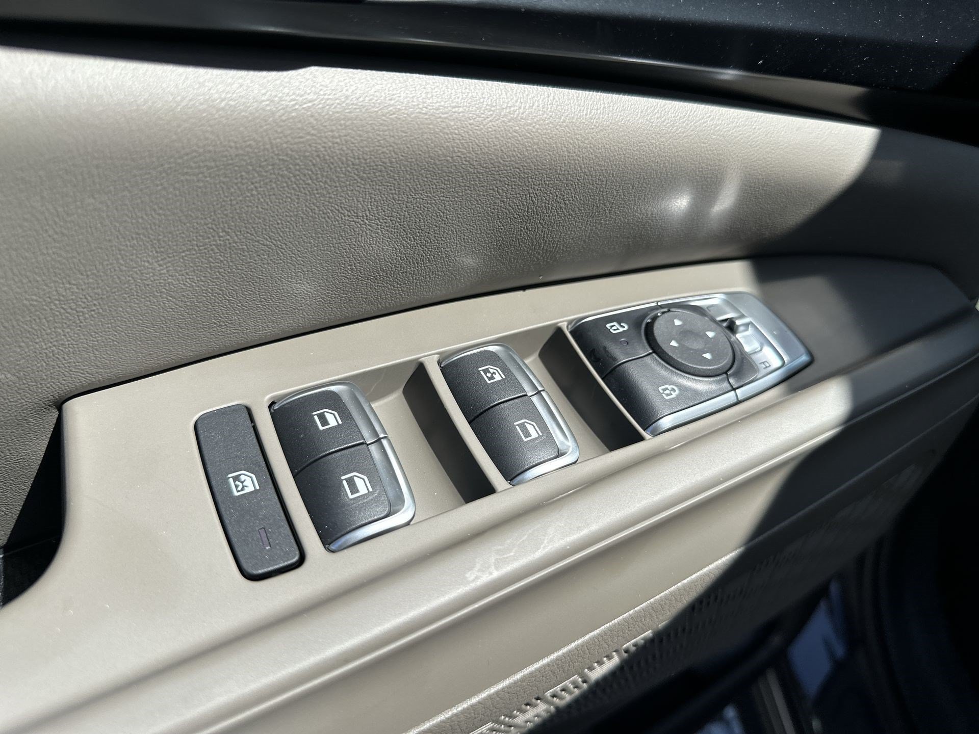 New 2026 Kia Carnival LX FWD image 16