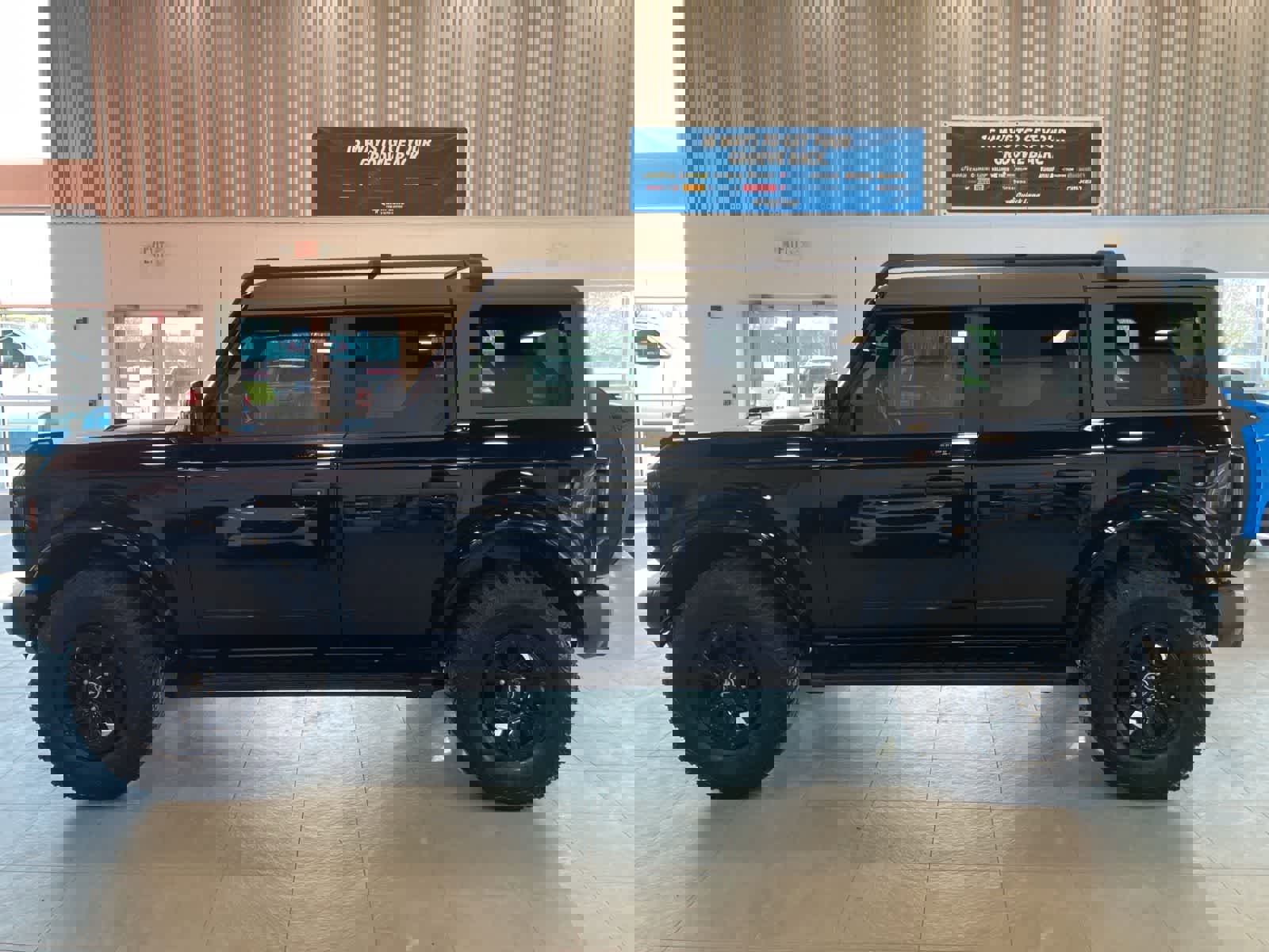 Used 2023 Ford Bronco Wildtrak AWD/4WD image 8