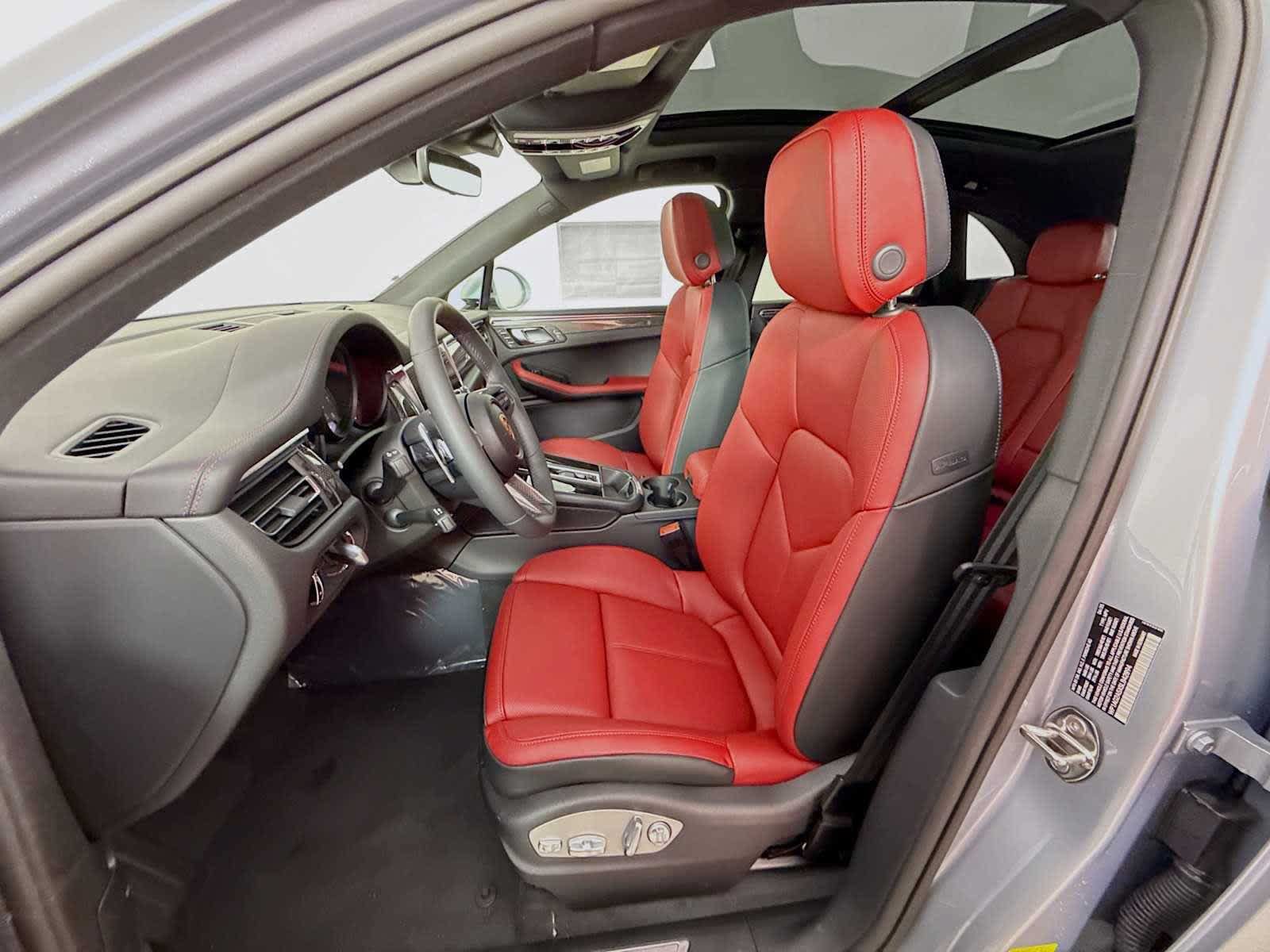 New 2025 Porsche Macan S AWD/4WD image 33