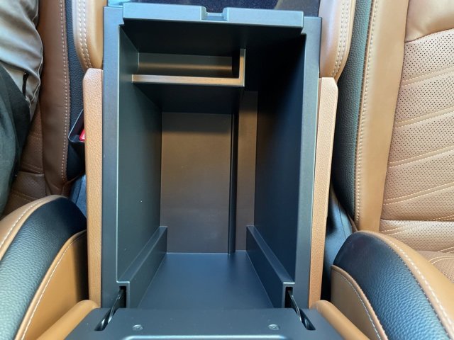 Used 2023 Nissan Pathfinder Platinum image 11