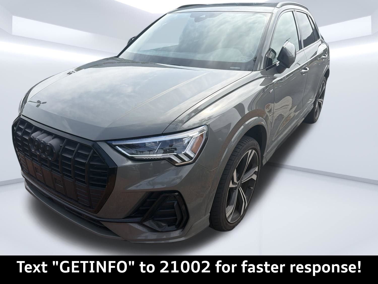 Used 2023 Audi Q3 2.0T Premium Plus w/ Premium Plus Package AWD/4WD image 2