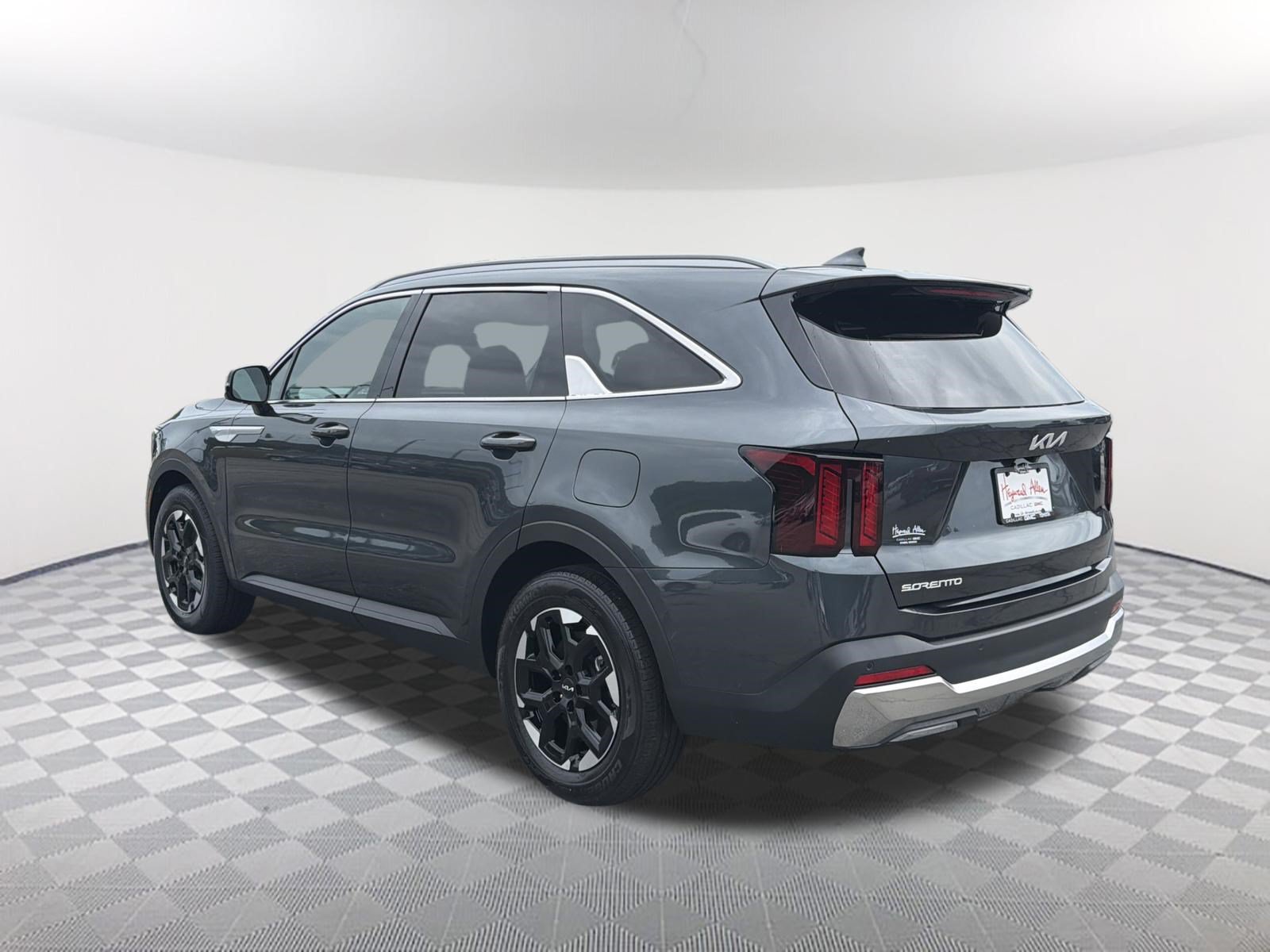 Used 2024 Kia Sorento S w/ Panoramic Sunroof Package FWD image 3