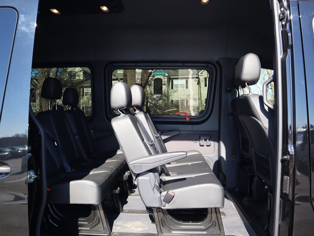 Used 2024 Mercedes-Benz Sprinter 2500 image 9