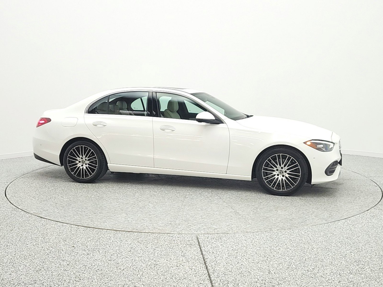 Used 2023 Mercedes-Benz C 300 Sedan image 4