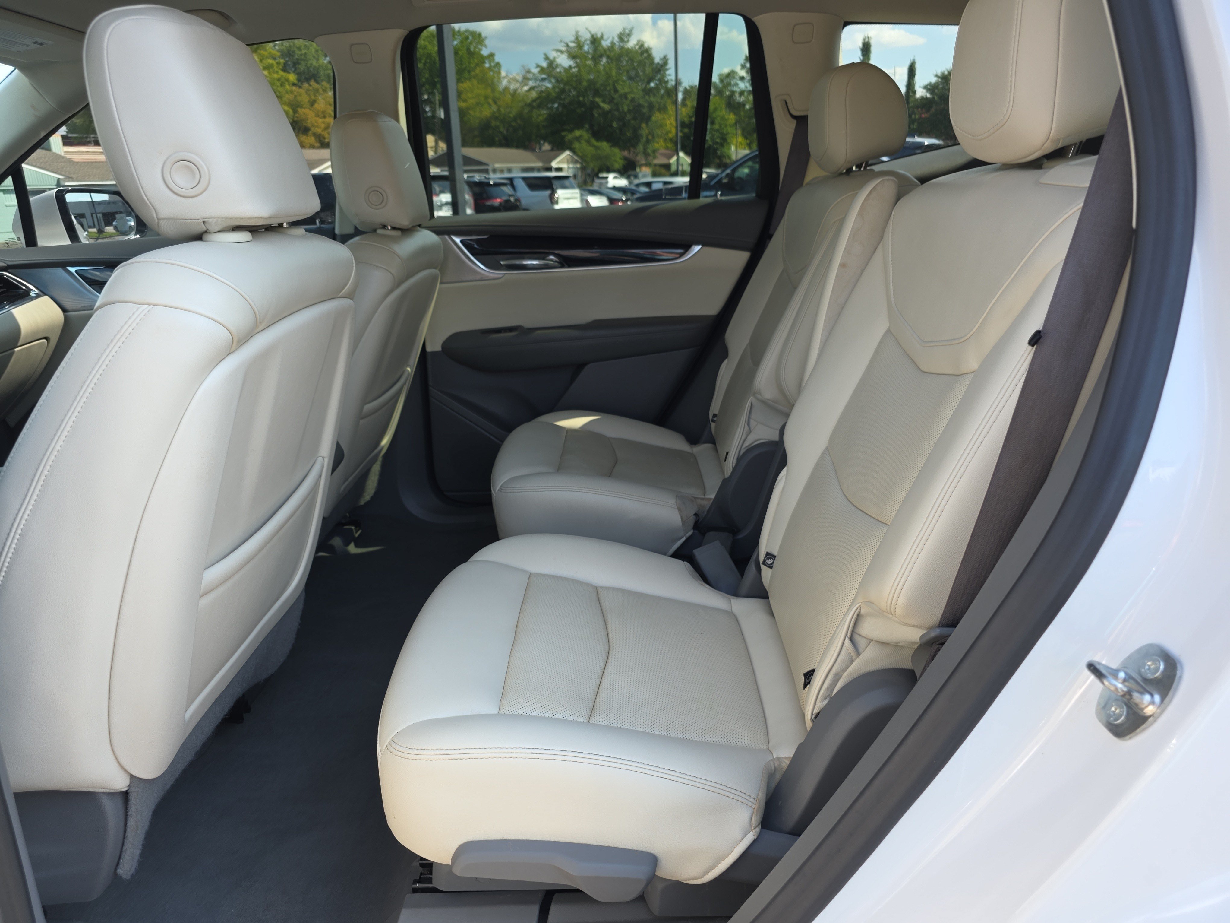 Used 2023 Cadillac XT6 Premium Luxury FWD image 11