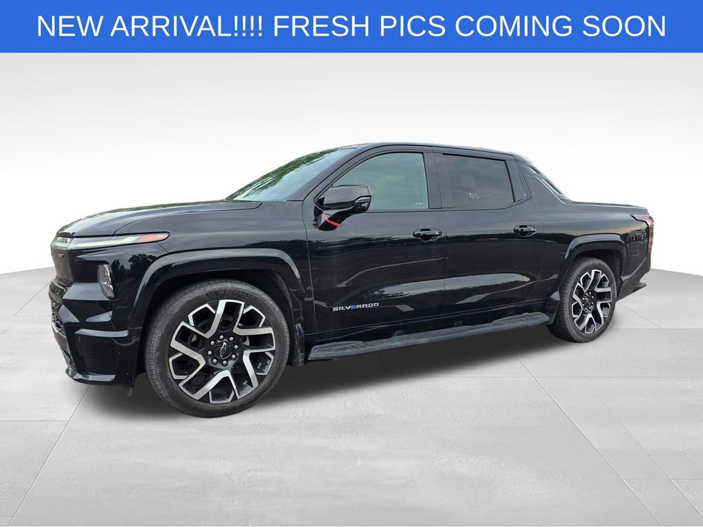Used 2024 Chevrolet Silverado EV RST AWD/4WD image 2