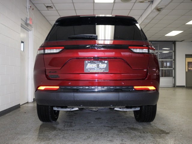 Certified 2025 Jeep Grand Cherokee Altitude image 4