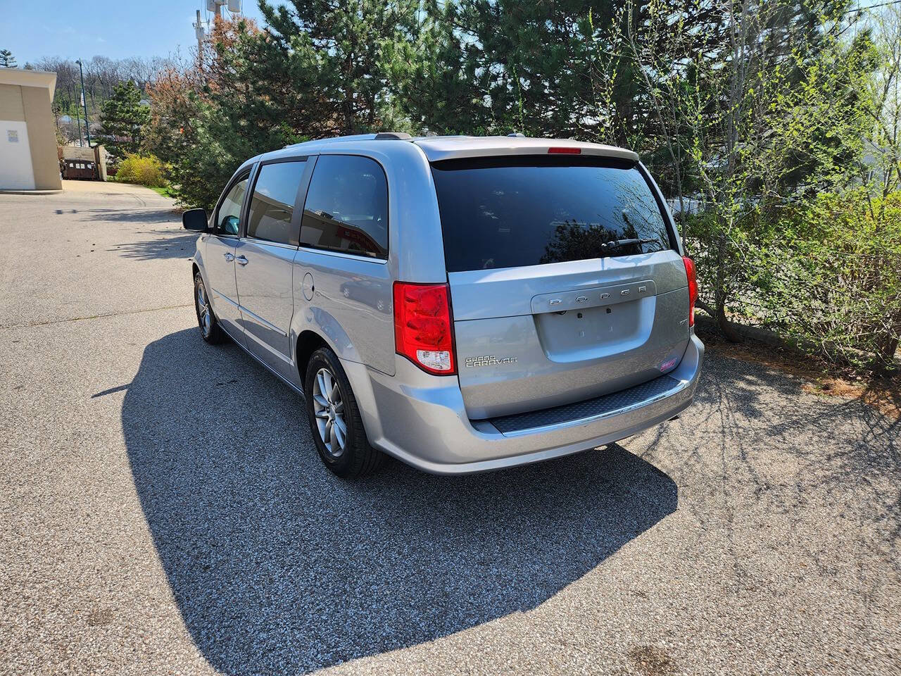 Used 2015 Dodge Grand Caravan SXT image 5
