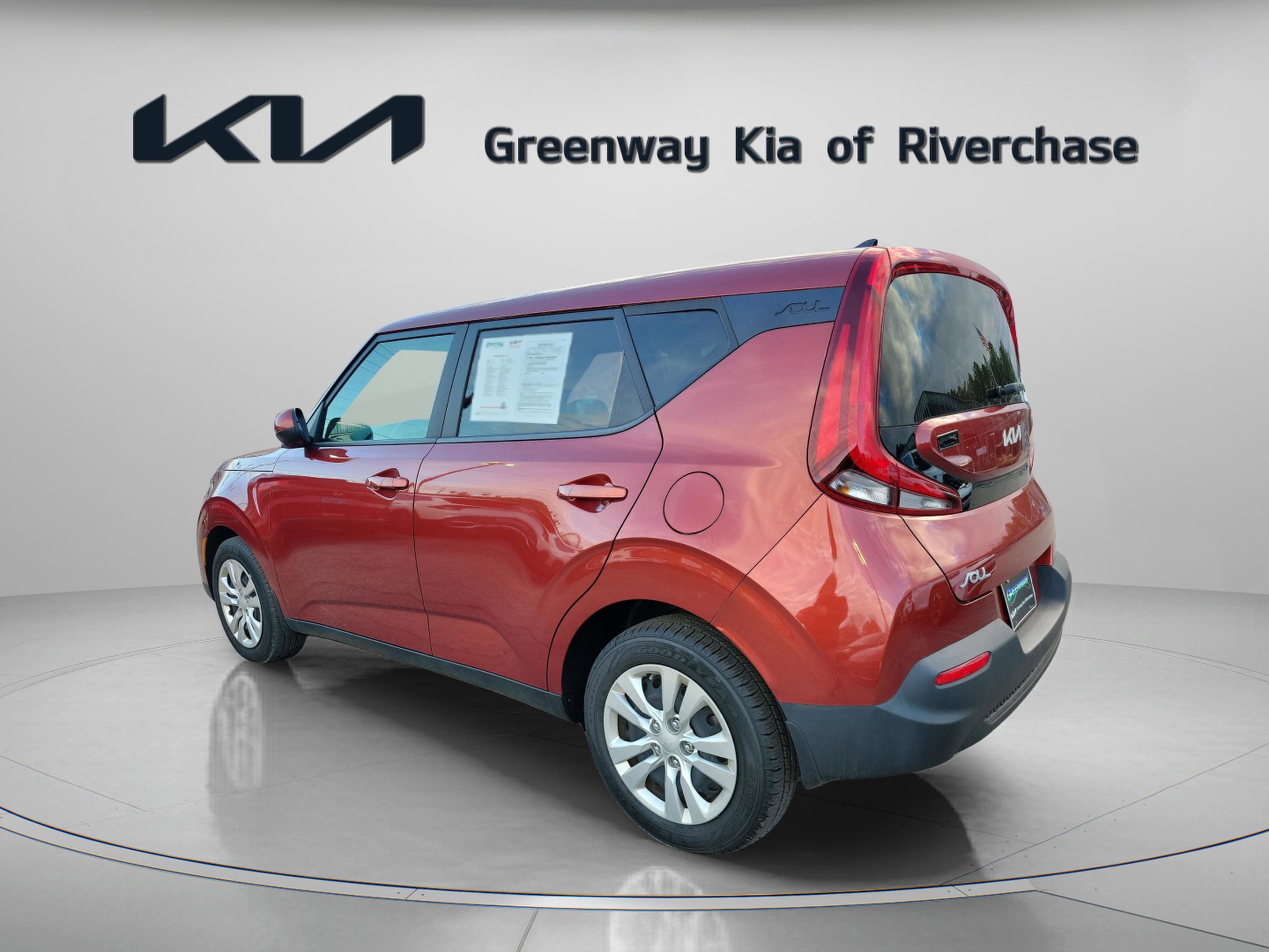 Used 2022 Kia Soul LX image 4