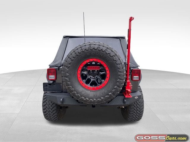 Used 2016 Jeep Wrangler Unlimited Rubicon AWD/4WD image 4