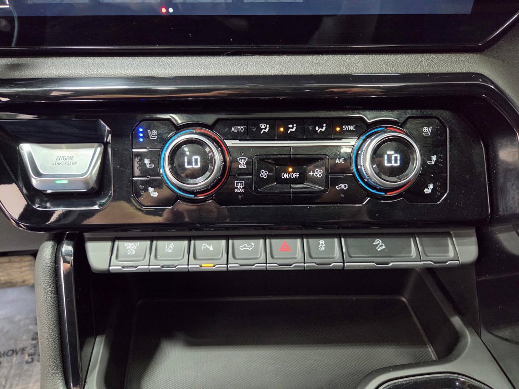 Used 2024 GMC Sierra 2500 AT4 w/ Technology Package AWD/4WD image 37