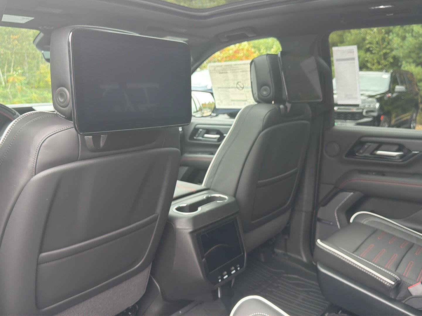 New 2027 GMC Yukon XL AT4 Ultimate AWD/4WD image 18