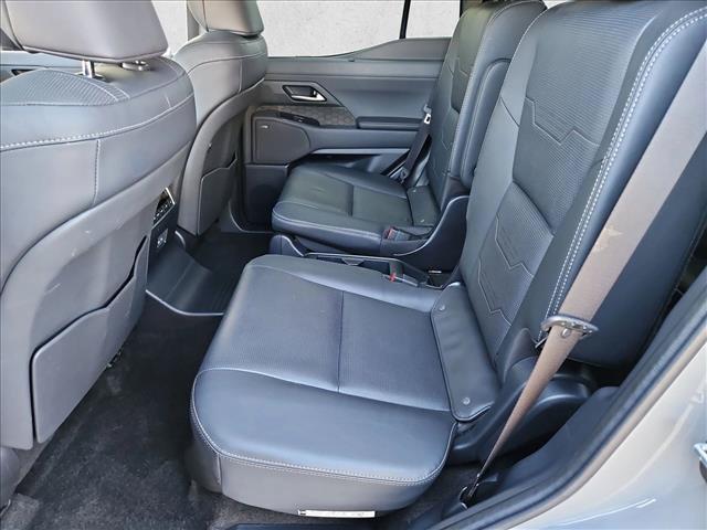 Used 2025 Lexus GX 550 w/ Accessory Package (Z1) AWD/4WD image 19