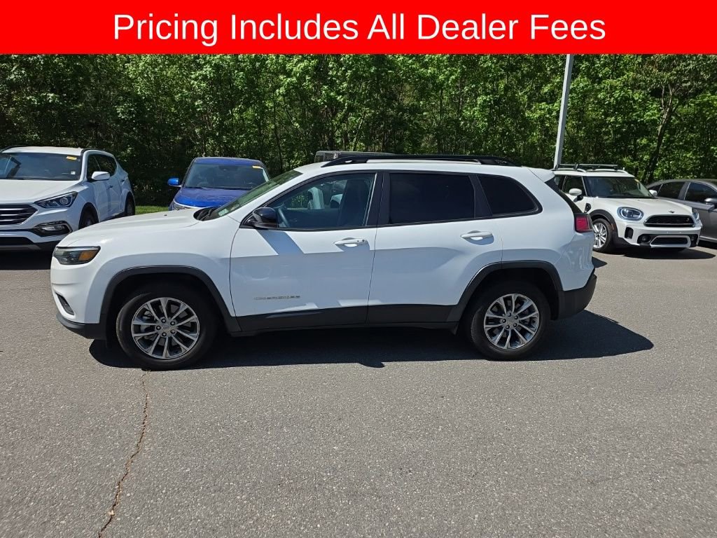 Used 2022 Jeep Cherokee Latitude Lux FWD image 2