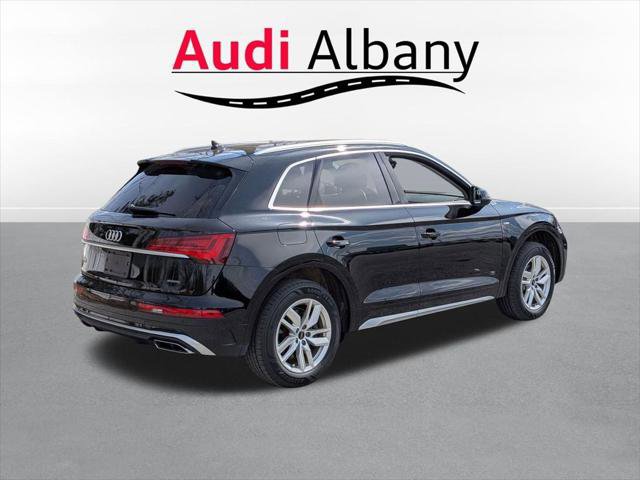 Certified 2023 Audi Q5 2.0T Premium w/ Convenience Package AWD/4WD image 4