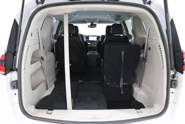 Used 2023 Chrysler Pacifica Touring-L FWD image 36