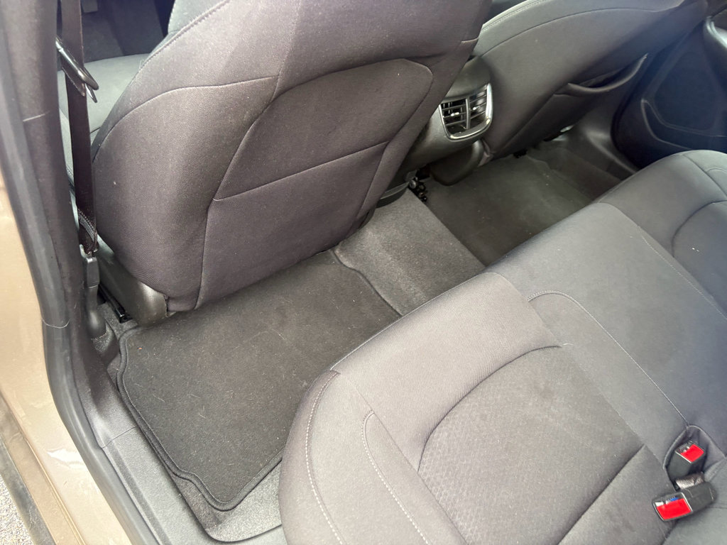 Used 2023 Chevrolet Malibu LT FWD image 17