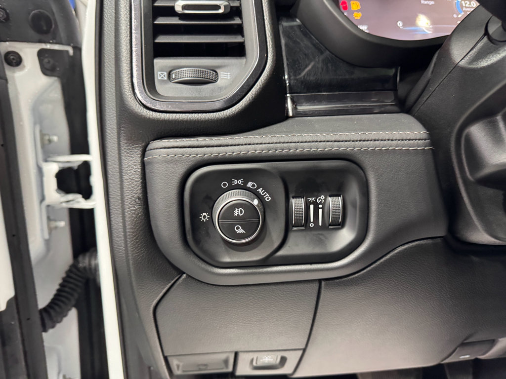 New 2025 RAM 3500 Limited image 27