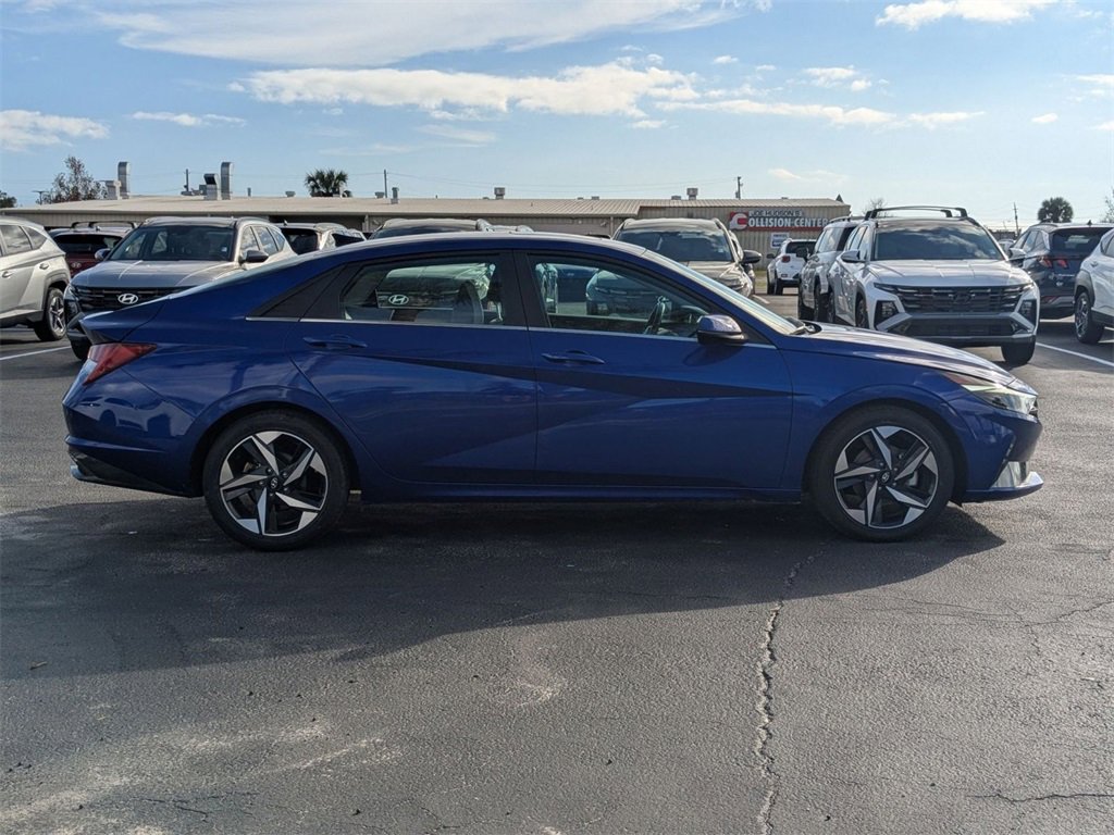 Certified 2023 Hyundai Elantra Limited w/ Cargo Package image 4