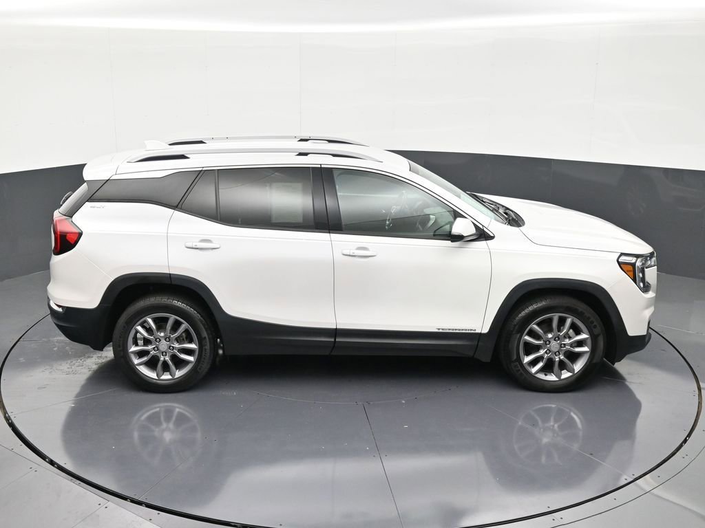 Used 2022 GMC Terrain SLT image 17