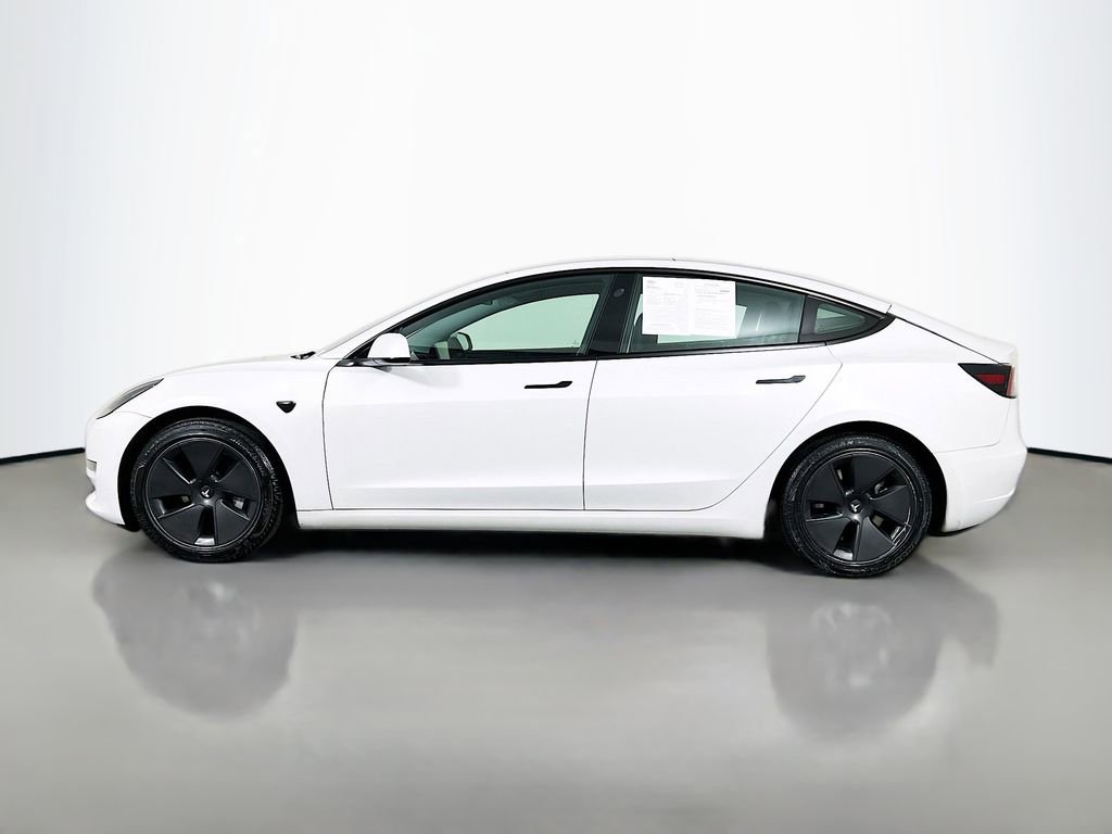 Used 2021 Tesla Model 3 Standard Range Plus image 4