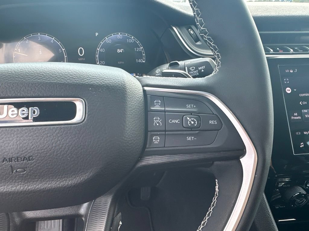 Used 2024 Jeep Grand Cherokee Laredo X w/ Luxury Tech Group I RWD image 18