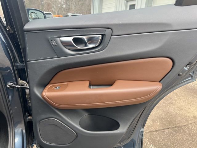 Certified 2023 Volvo XC60 T8 Plus image 18