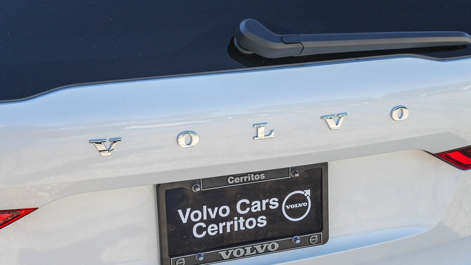 New 2026 Volvo XC60 B5 Plus w/ Climate Package PRO AWD/4WD image 10