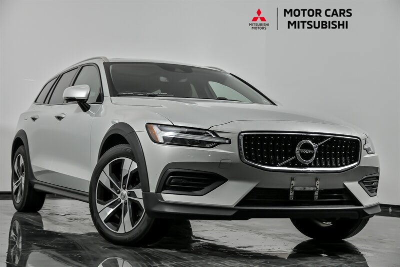 Used 2020 Volvo V60 T5 Cross Country w/ Protection Package Premier