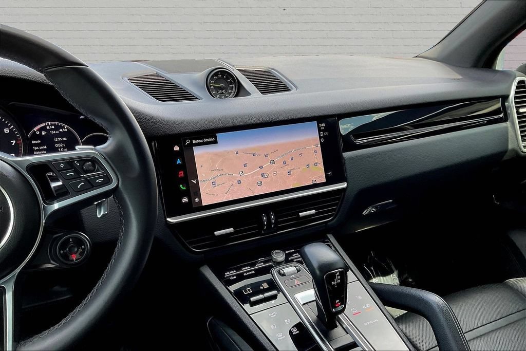 Used 2023 Porsche Cayenne w/ Premium Package AWD/4WD image 9
