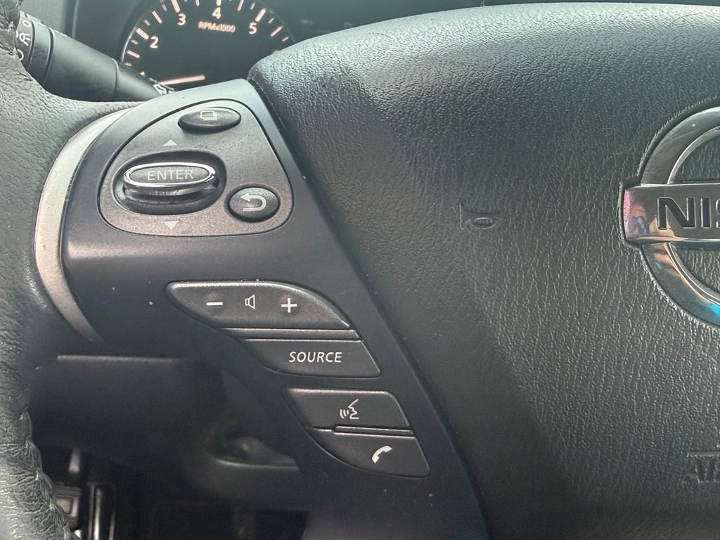 Used 2020 Nissan Pathfinder SL image 33