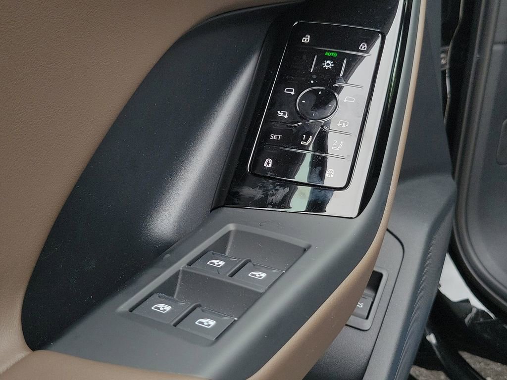 New 2025 Audi Q6 e-tron Premium image 21