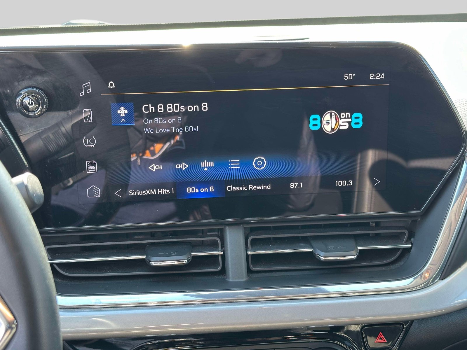 Used 2024 Chevrolet Trax LT w/ Driver Confidence Package FWD image 25