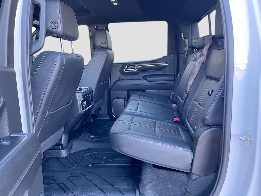 Used 2024 Chevrolet Silverado 1500 High Country w/ High Country Premium Package image 26