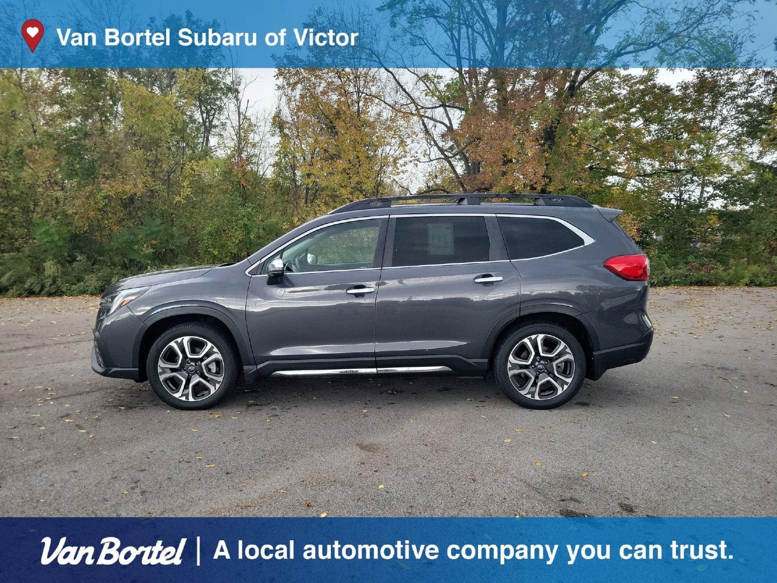 Used 2023 Subaru Ascent Touring AWD/4WD image 2